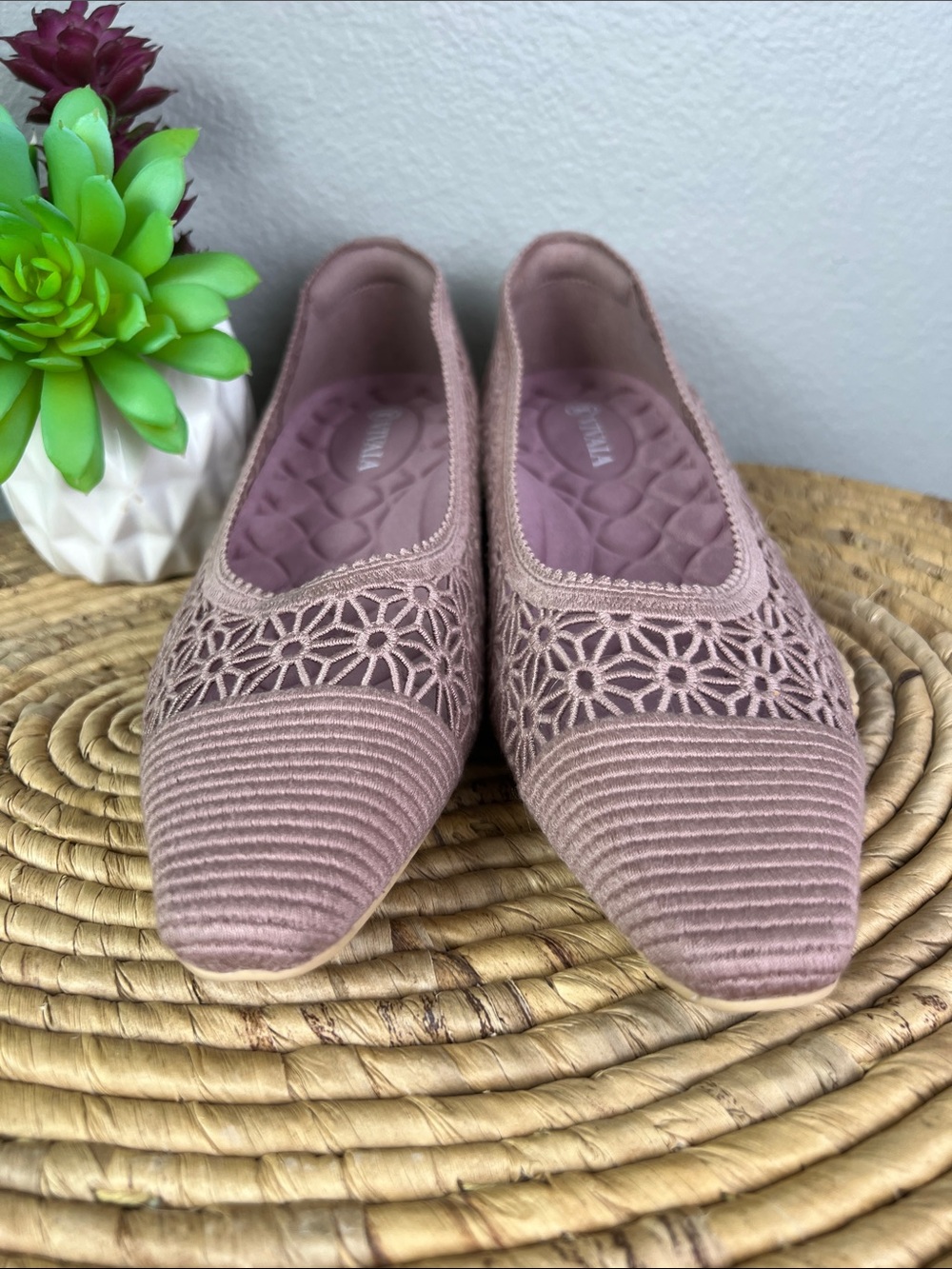 Vivaia Maelyn Mauve Lace Pointed Toe Flats with Cushioned Insole - Picture 2 of 12